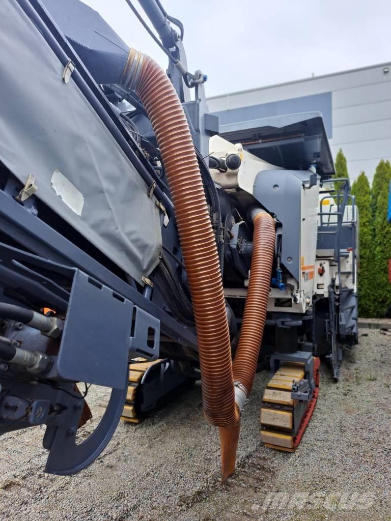 Wirtgen W 200 i Asfalta dzesēšanas iekārtas