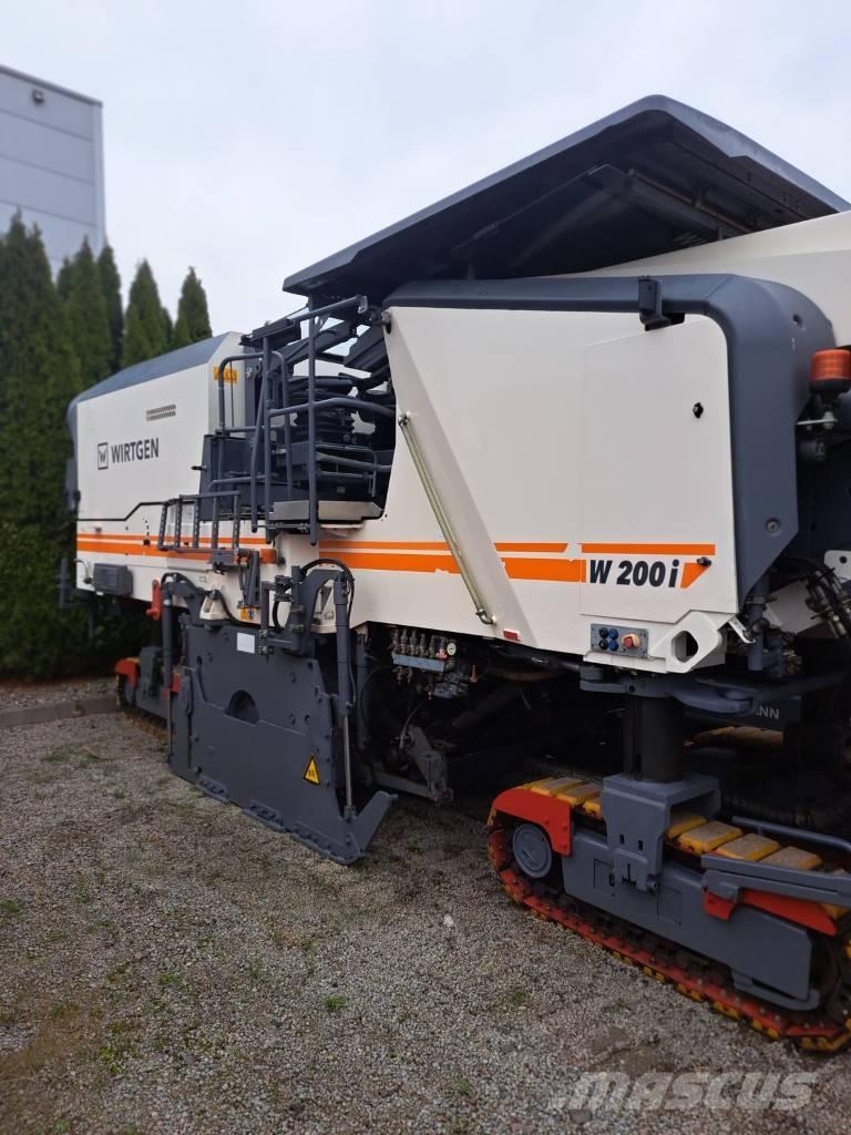 Wirtgen W 200 i Asfalta dzesēšanas iekārtas