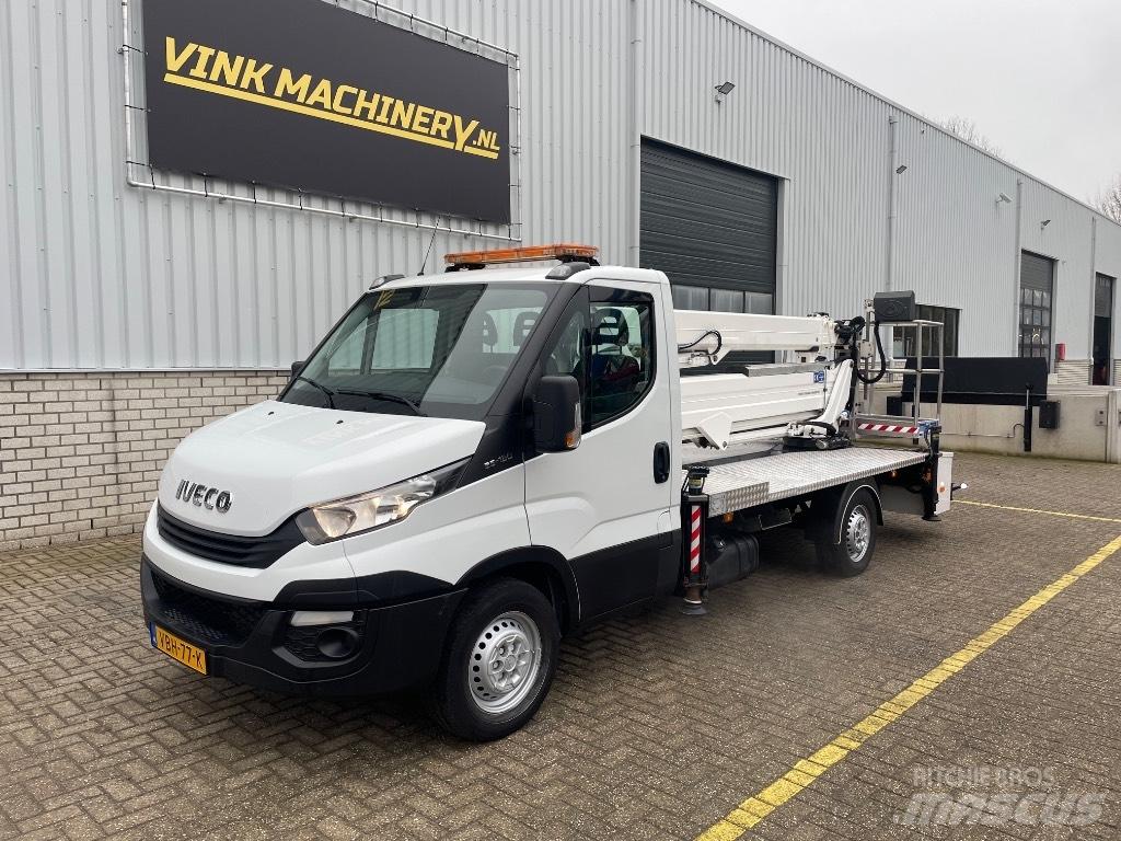 Cela DT 25 SOLD Pacēlāji uz automašīnas bāzes