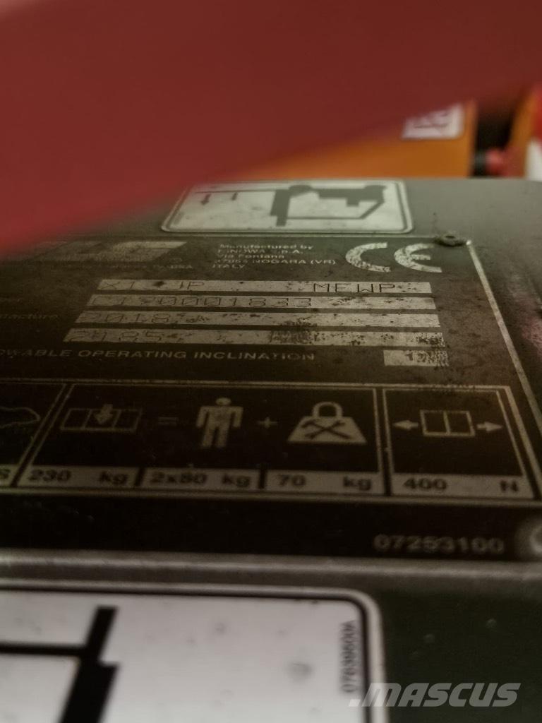 JLG X13JP Strēles pacēlāji