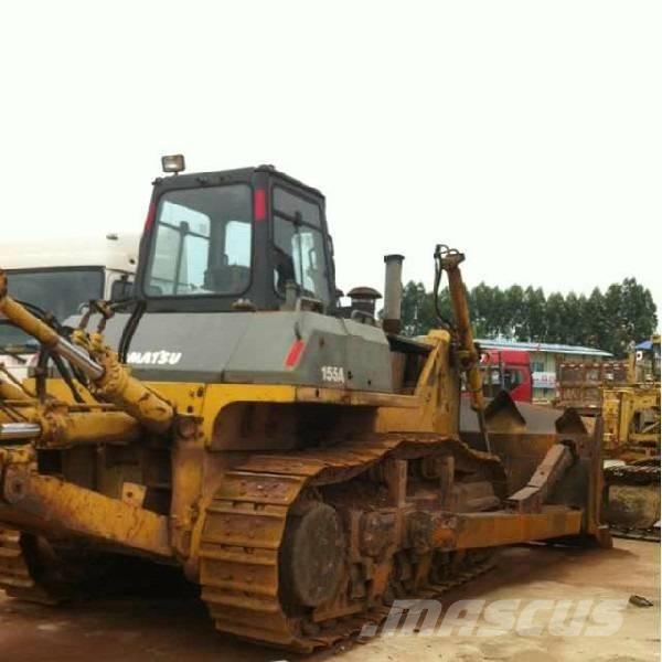 Komatsu d155a-3 Kāpurķēžu buldozeri