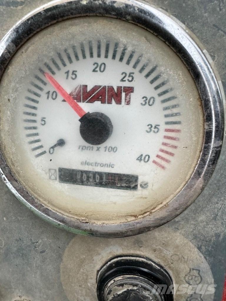 Avant 528 Multifunkcionālie iekrāvēji