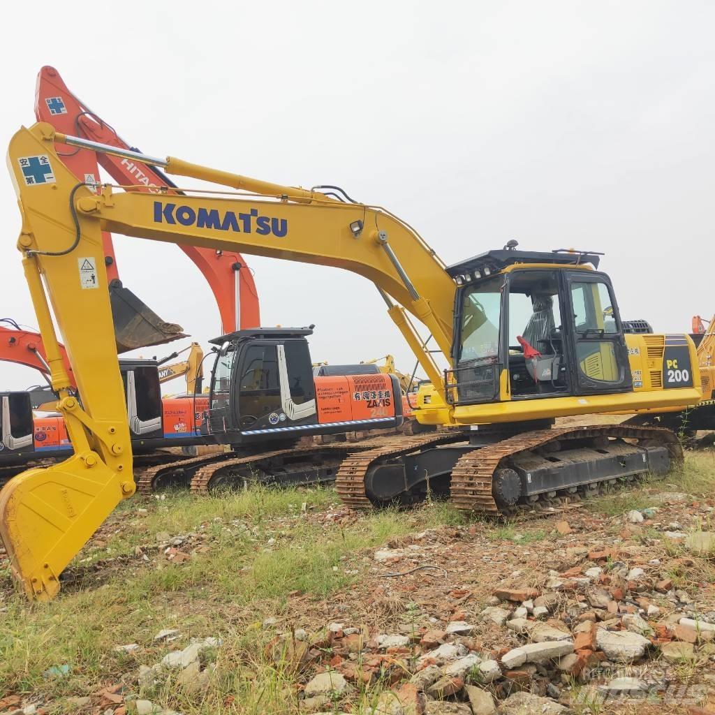 Komatsu PC200-8 Kāpurķēžu ekskavatori