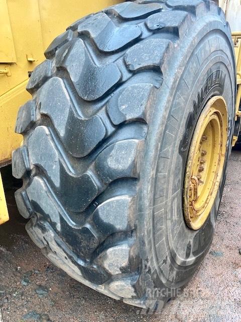 CAT 980 C Iekrāvēji uz riteņiem