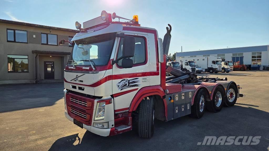 Volvo FM460 8X2*6 Treileri ar āķi