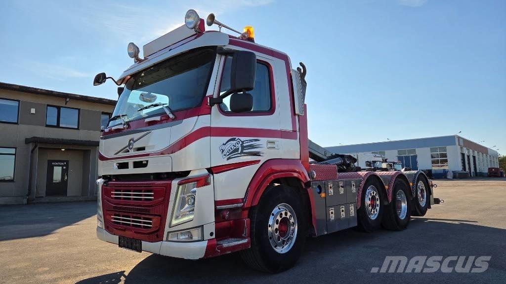 Volvo FM460 8X2*6 Treileri ar āķi