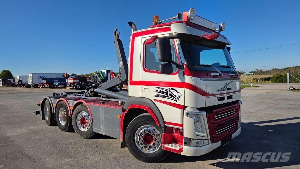 Volvo FM460 8X2*6 Treileri ar āķi