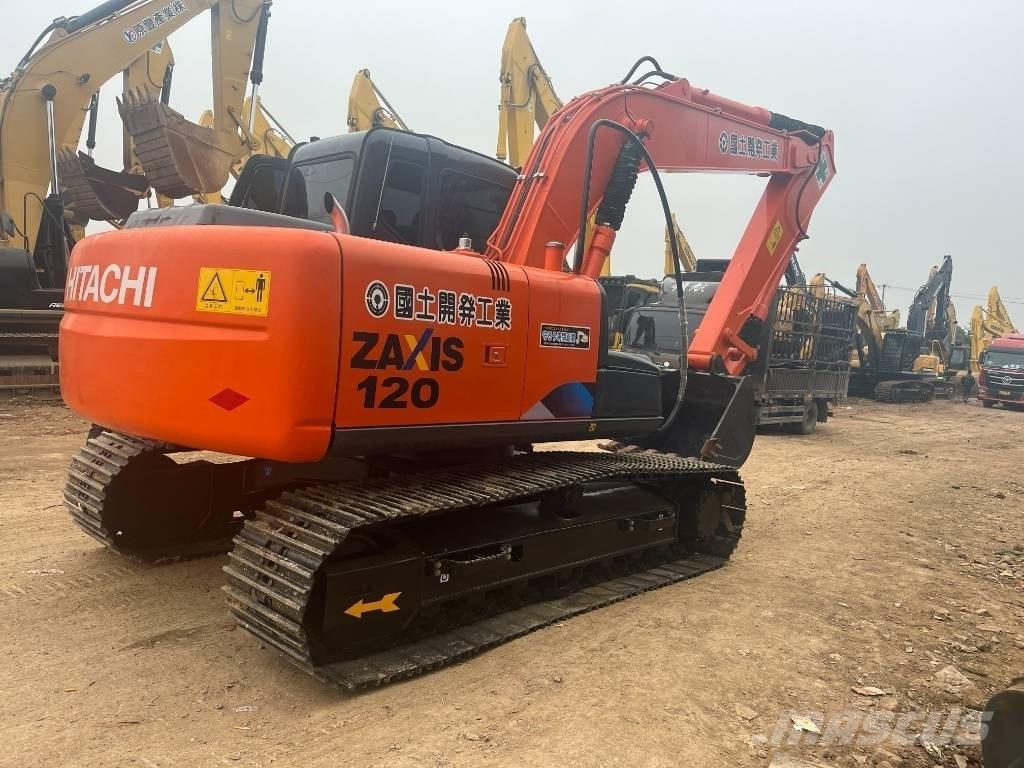 Hitachi ZX 120-6 Kāpurķēžu ekskavatori