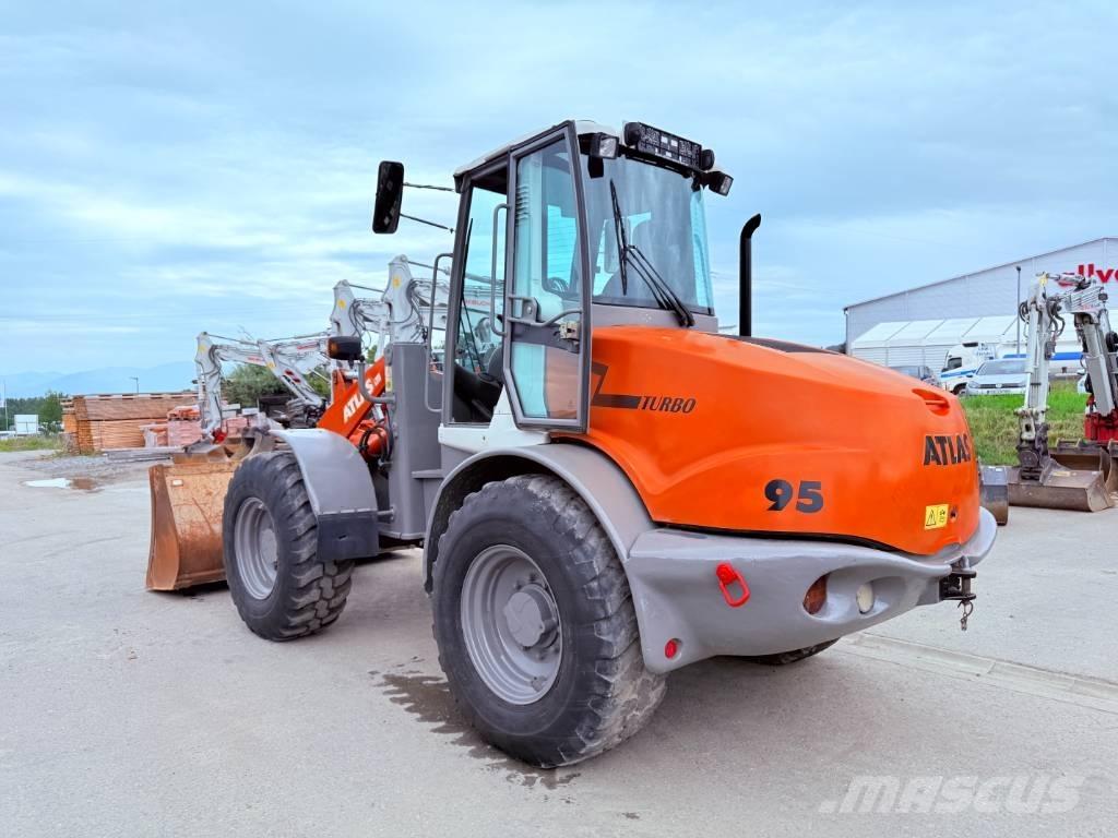 Atlas AR 95 Iekrāvēji uz riteņiem