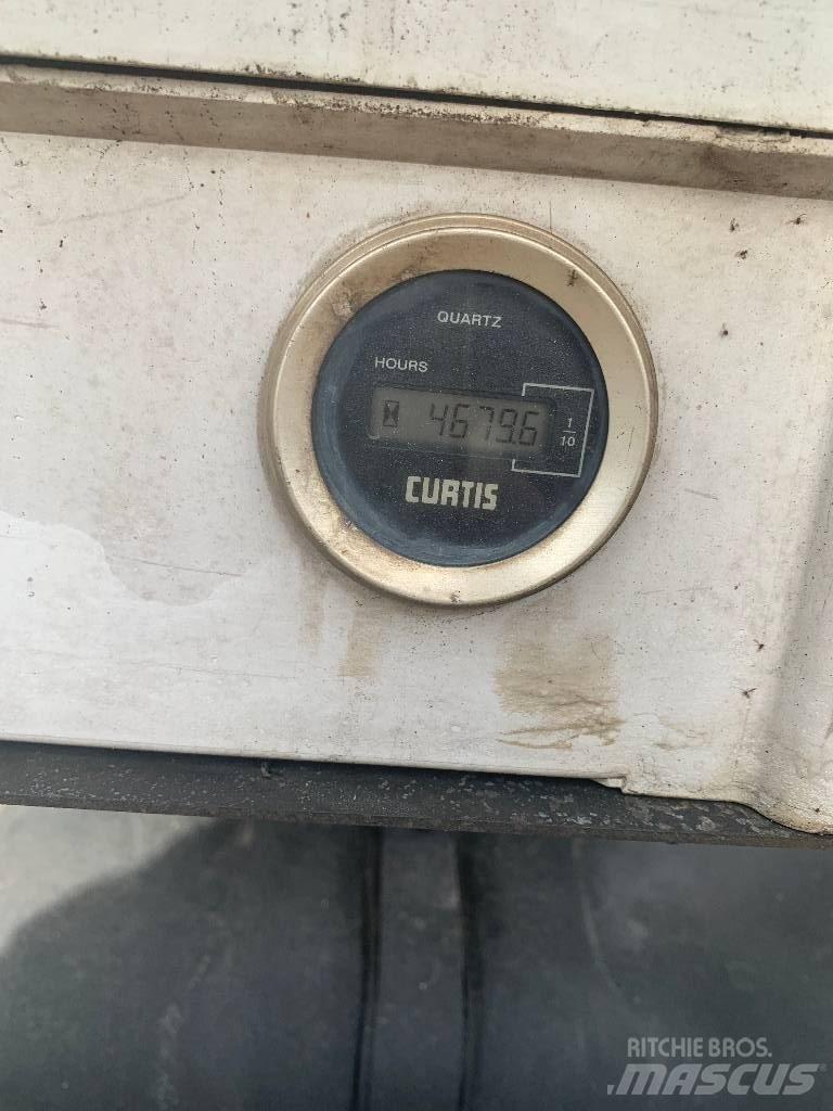 Nissan Cabstar Pacēlāji uz automašīnas bāzes