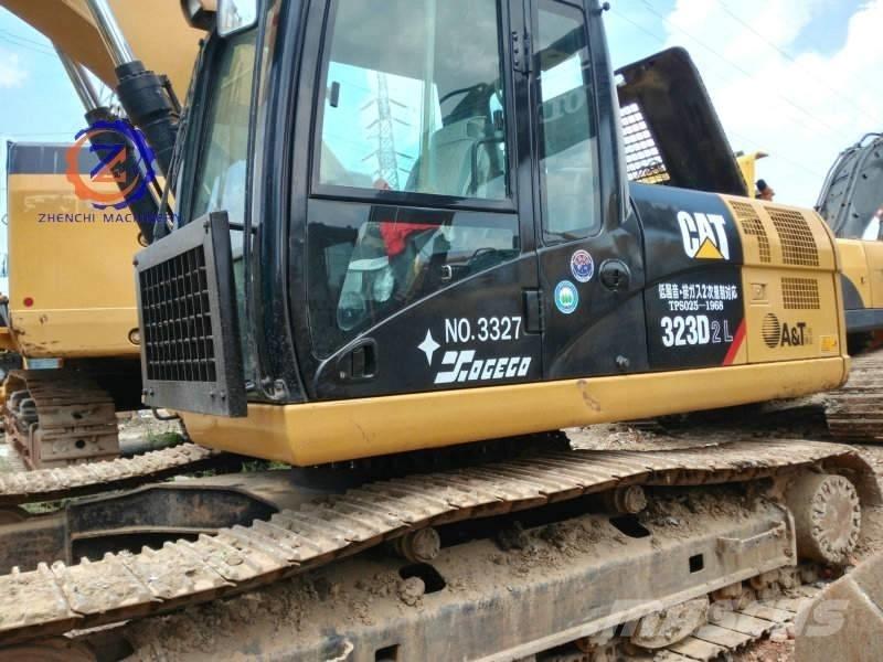 CAT 323 D L Kāpurķēžu ekskavatori