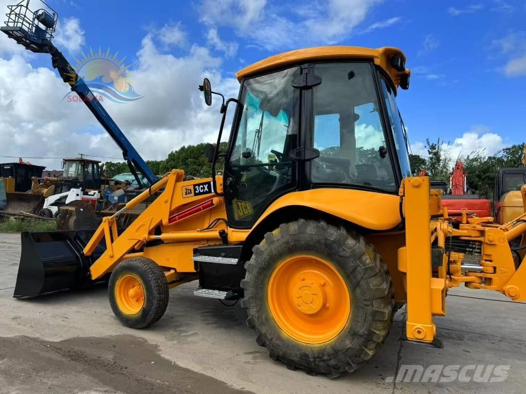 JCB 3 CX Ekskavatori-iekrāvēji