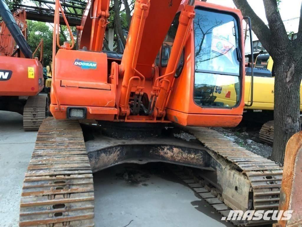 Doosan 220-7 Kāpurķēžu ekskavatori