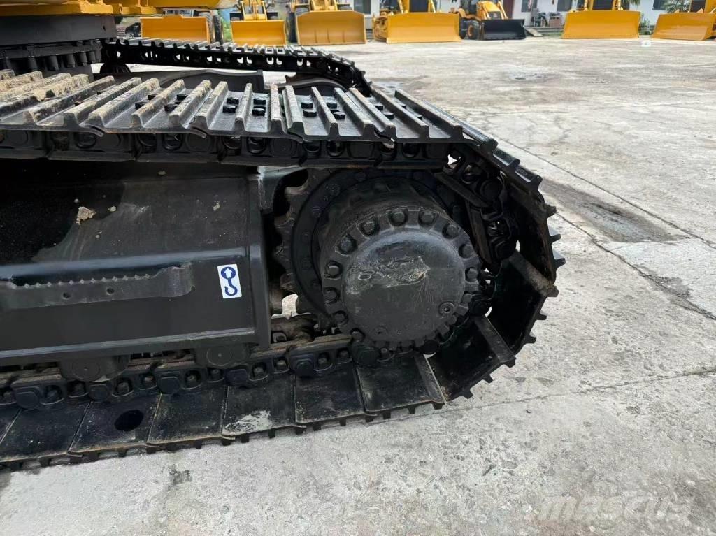 CAT 330 D Kāpurķēžu ekskavatori