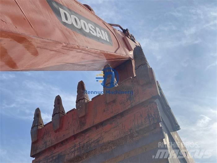Doosan DX 380 LC Kāpurķēžu ekskavatori