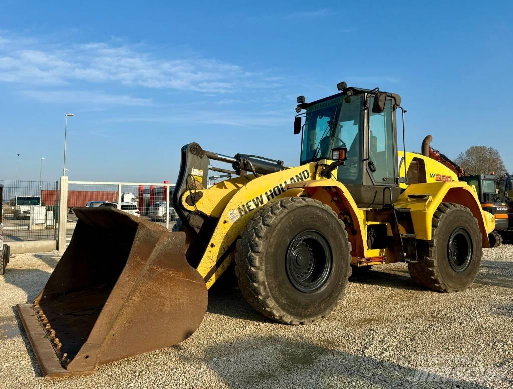 New Holland W 230 C Iekrāvēji uz riteņiem