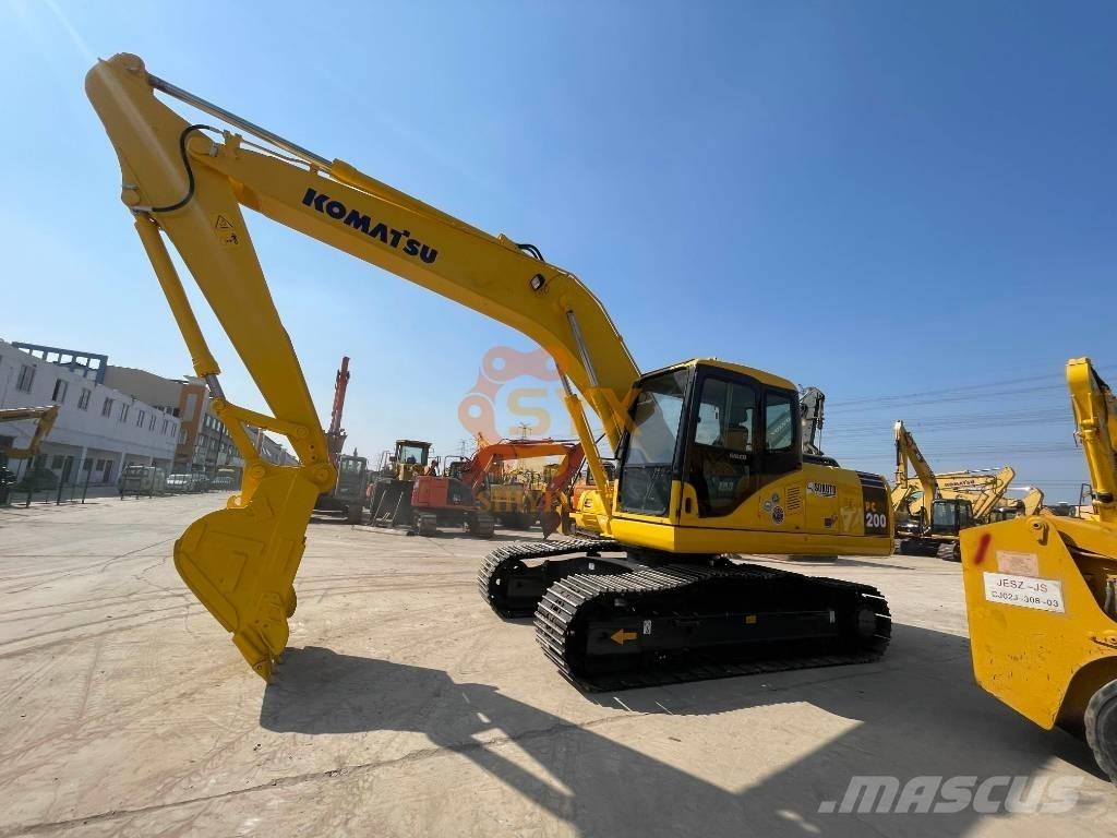 Komatsu PC 220 Kāpurķēžu ekskavatori