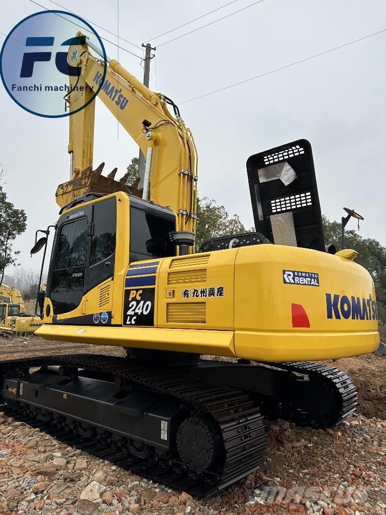 Komatsu 240 Kāpurķēžu ekskavatori
