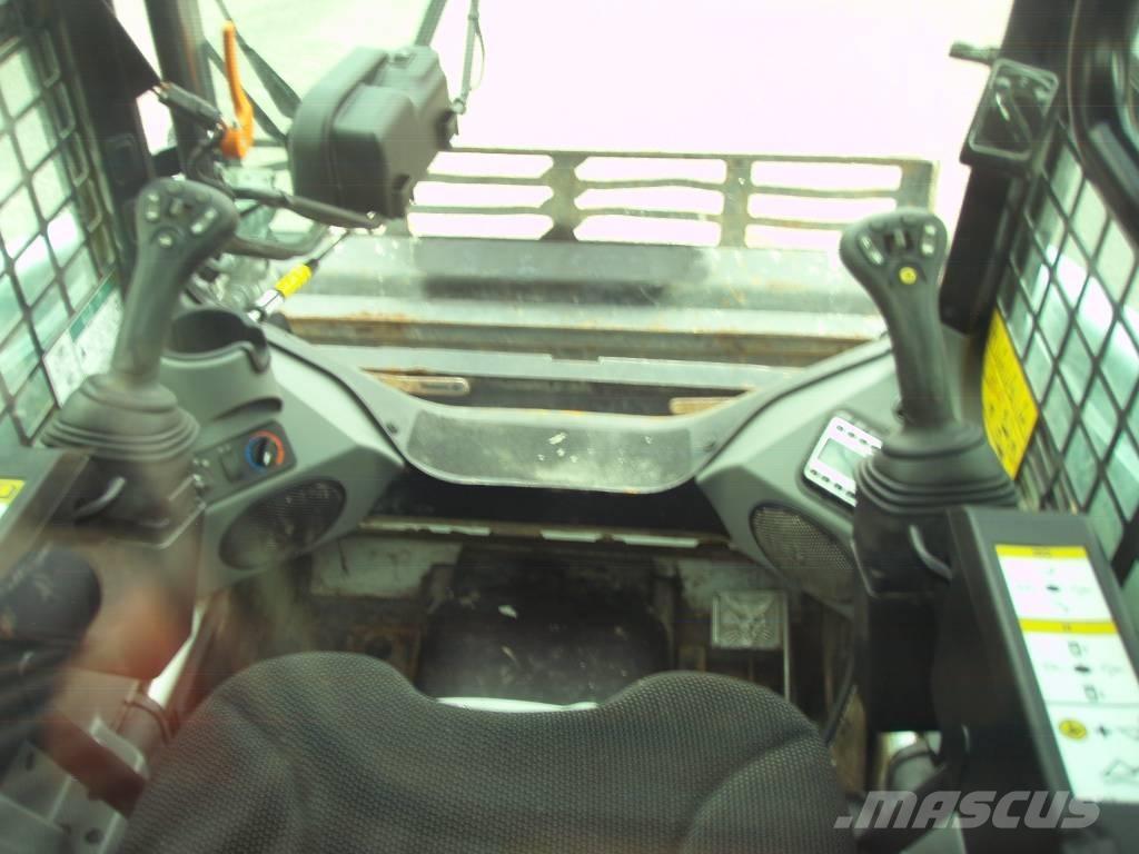 Bobcat T 450 Lietoti riteņu kompaktiekrāvēji