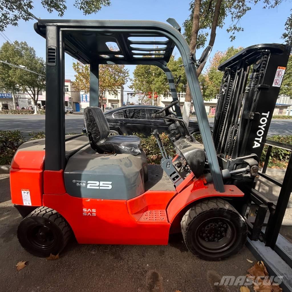 Toyota 2.5t Tehnika ar dīzeļa dzinēju