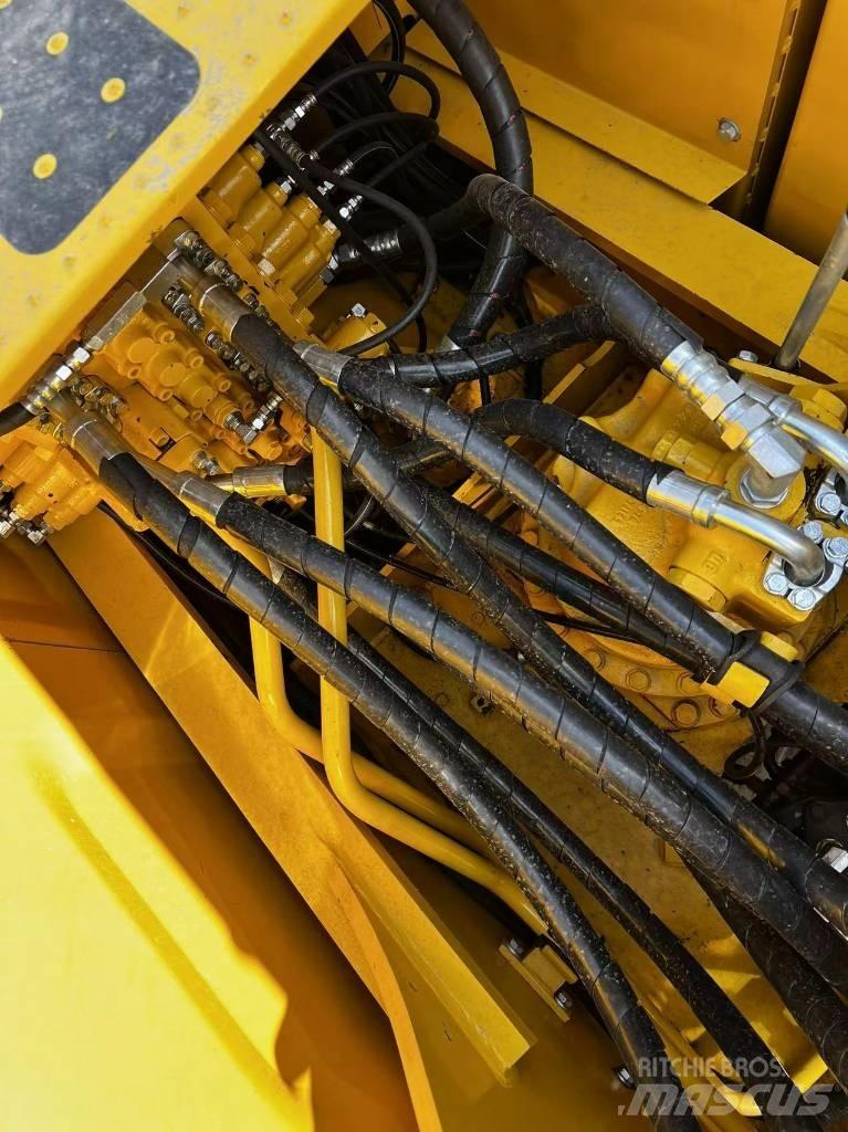 Komatsu PC 200-8N1 Kāpurķēžu ekskavatori