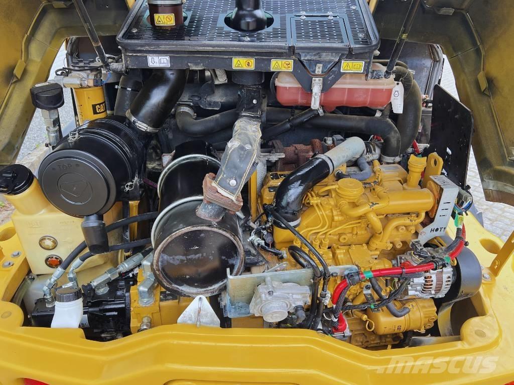 CAT 906 M     2016 Iekrāvēji uz riteņiem