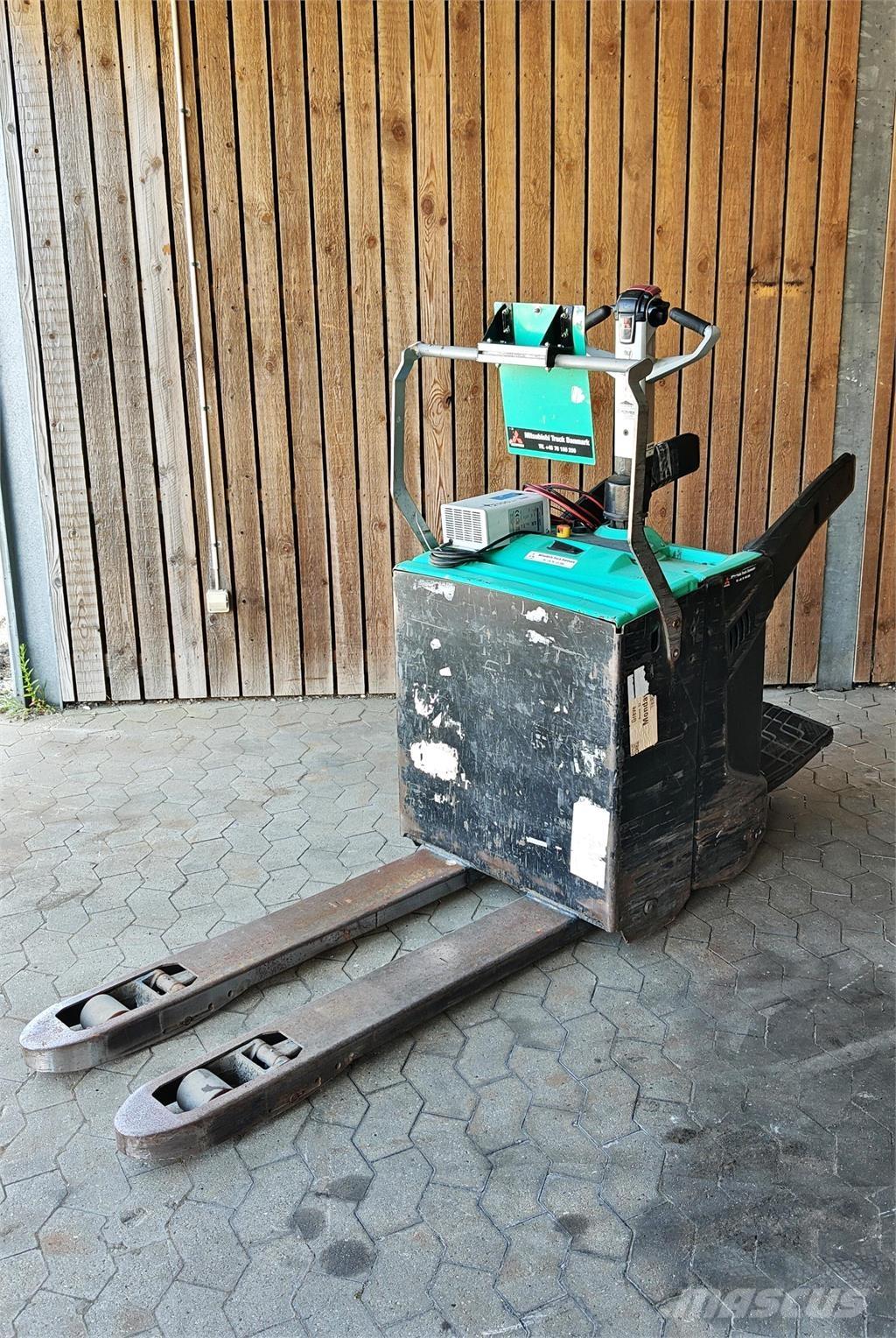 Mitsubishi PBV20N2 Pašgājējplatformas