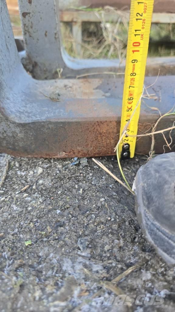  Pallgafflar 980kr Iekrāvēji uz riteņiem