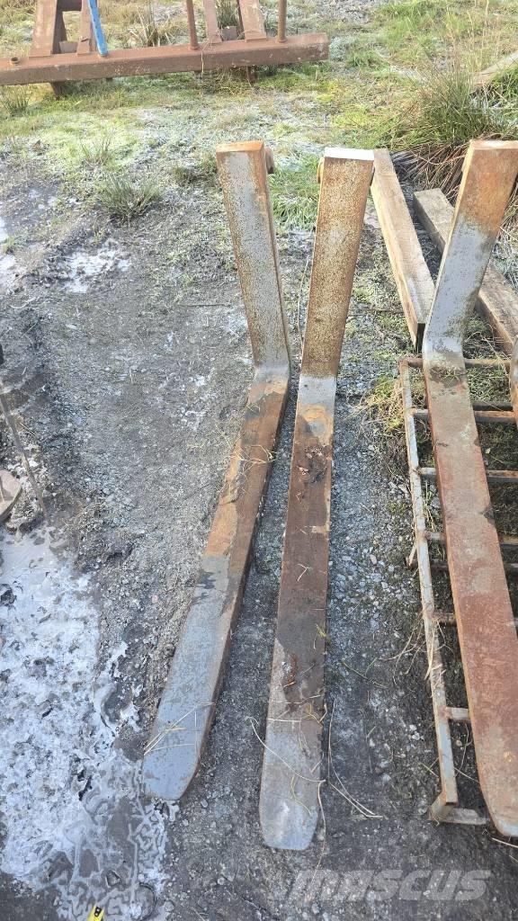  Pallgafflar 980kr Iekrāvēji uz riteņiem