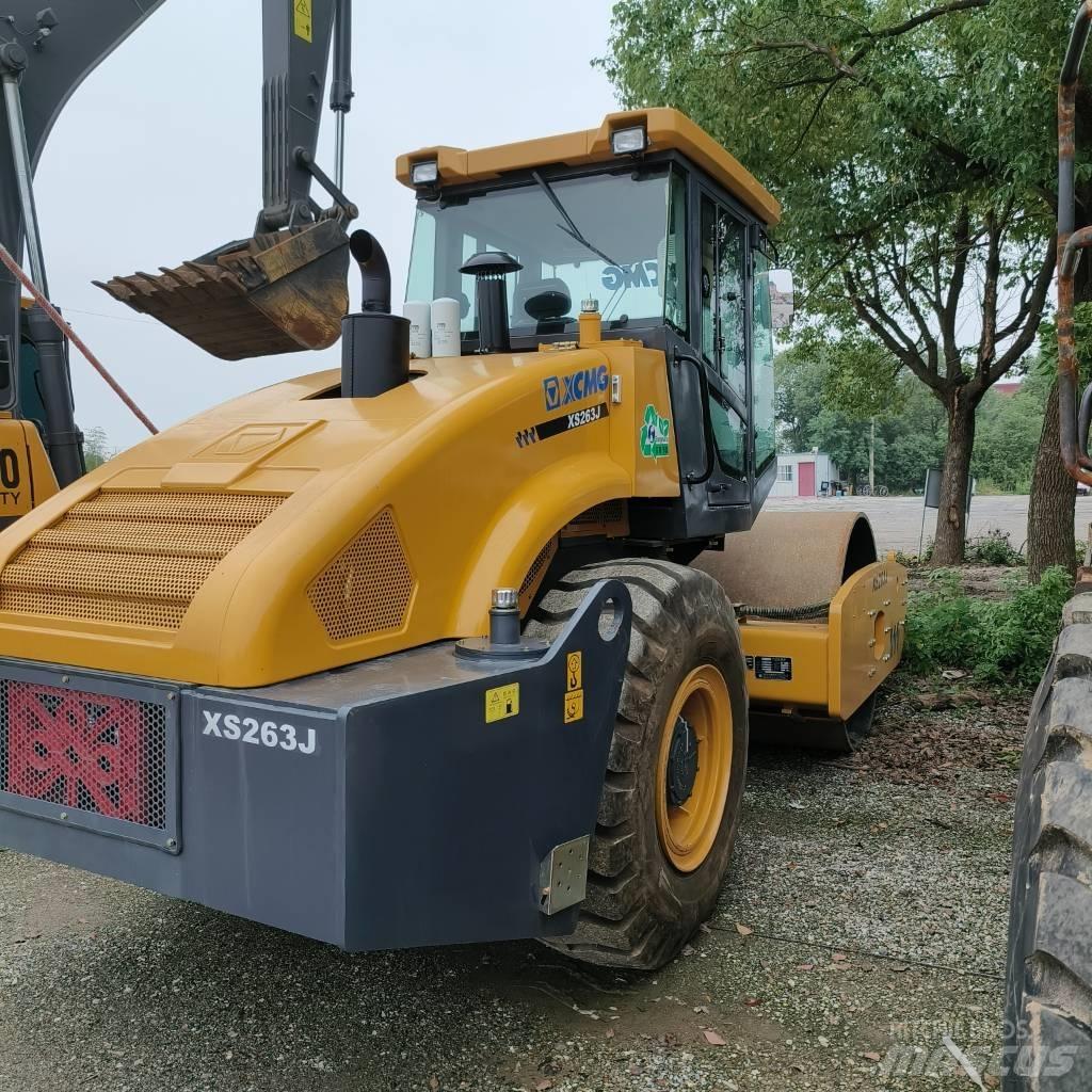 XCMG XS 263 J Vienvalča grunts veltņi