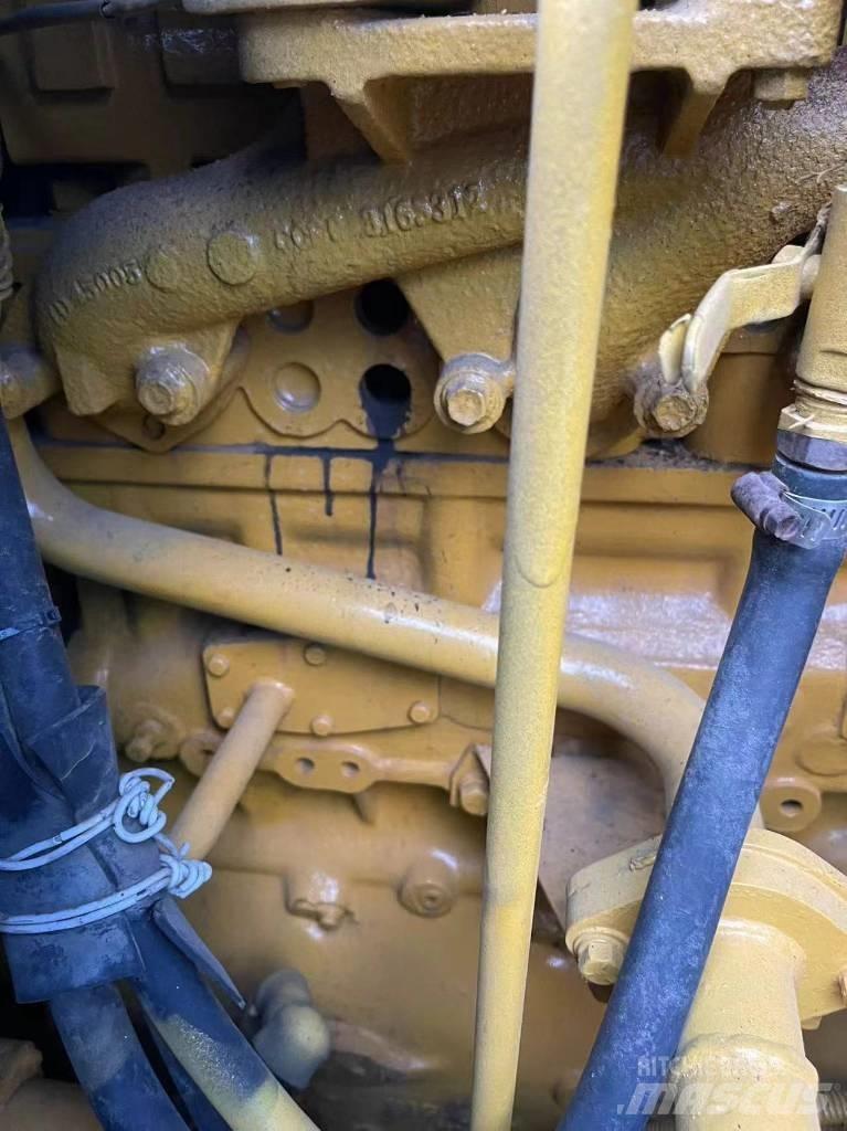 CAT D5N Kāpurķēžu buldozeri