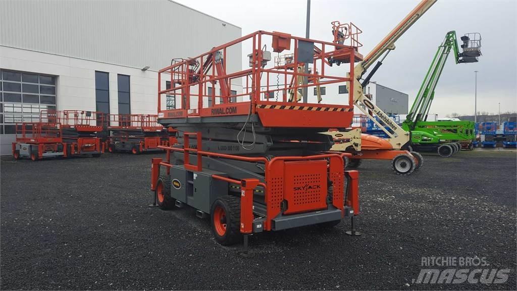 SkyJack 9250RT Šķerveida pacēlāji