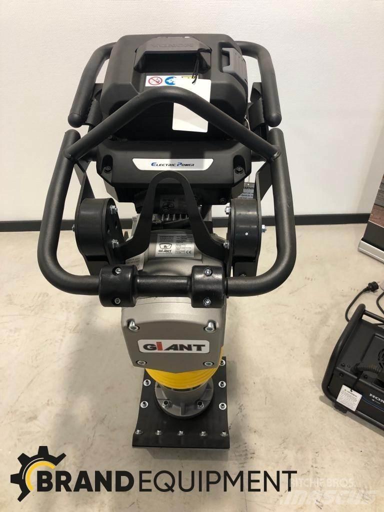 GiANT GR740E Vibratori