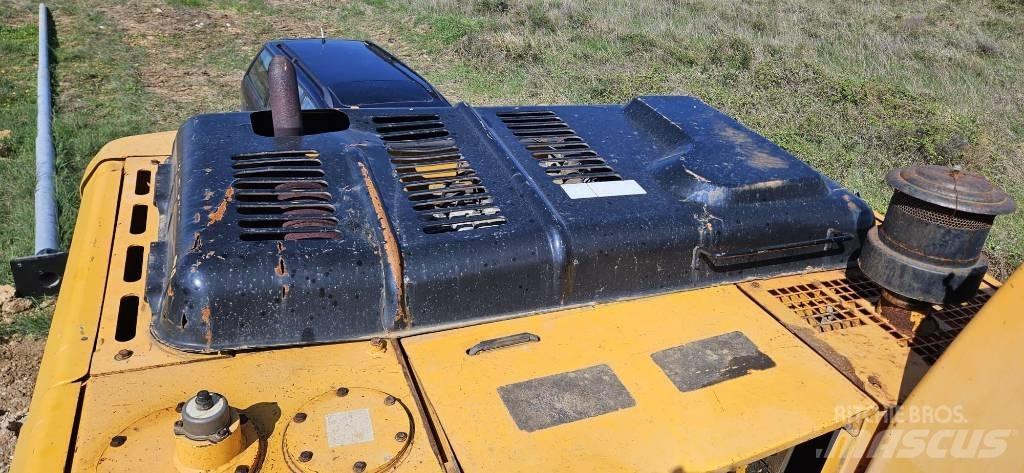 Hyundai R250LC Kāpurķēžu ekskavatori