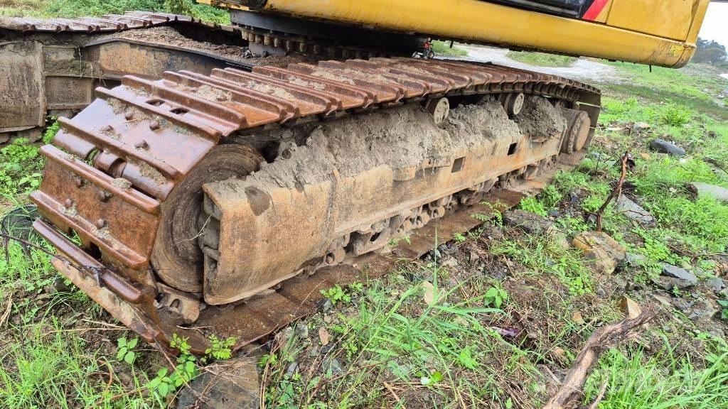 CAT 329 D L Kāpurķēžu ekskavatori
