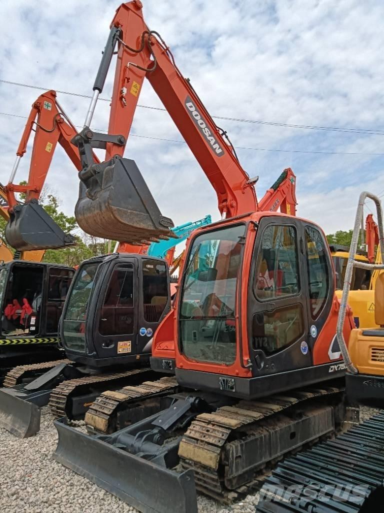 Doosan DX 75 Kāpurķēžu ekskavatori