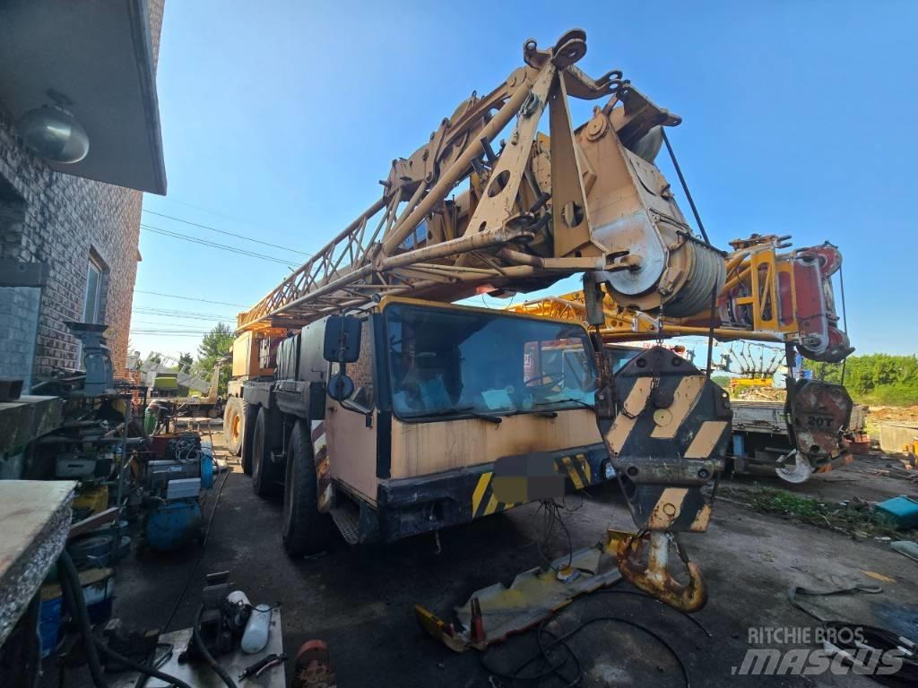 Liebherr LTM 1100-1 Visurgājēji celtņi