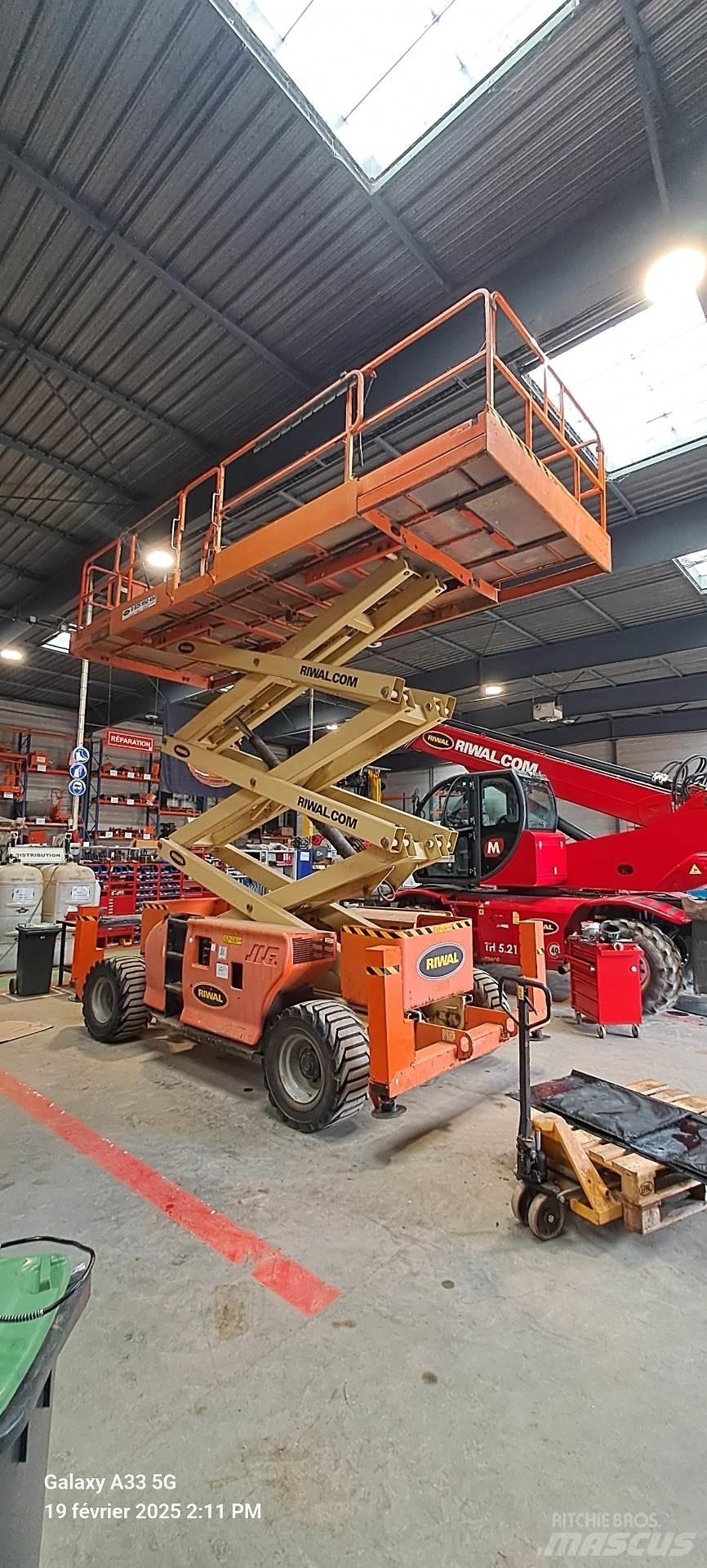 JLG 3394RT Šķerveida pacēlāji