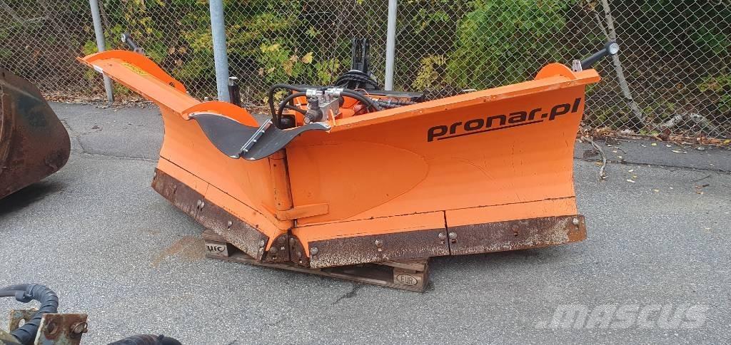 Pronar PUV 2800 M Sniega naži un tīrītāji
