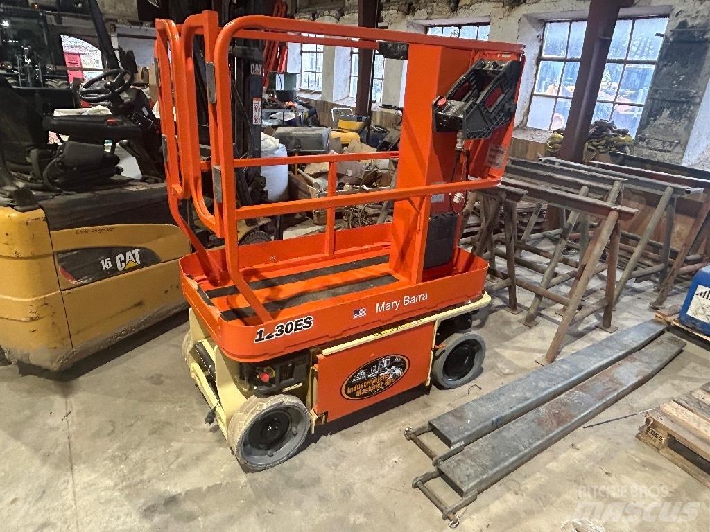 JLG 1230 ES Vertikālie pacēlāji