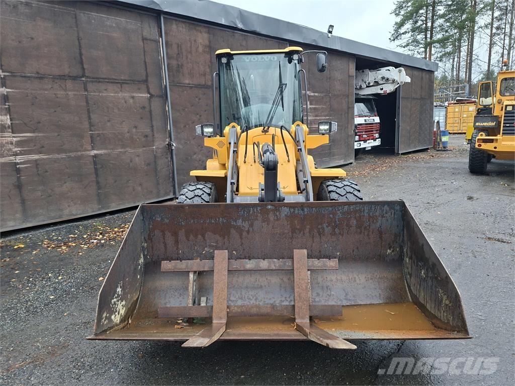 Volvo L30B Iekrāvēji uz riteņiem