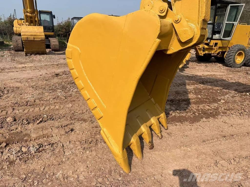 CAT 325C Kāpurķēžu ekskavatori