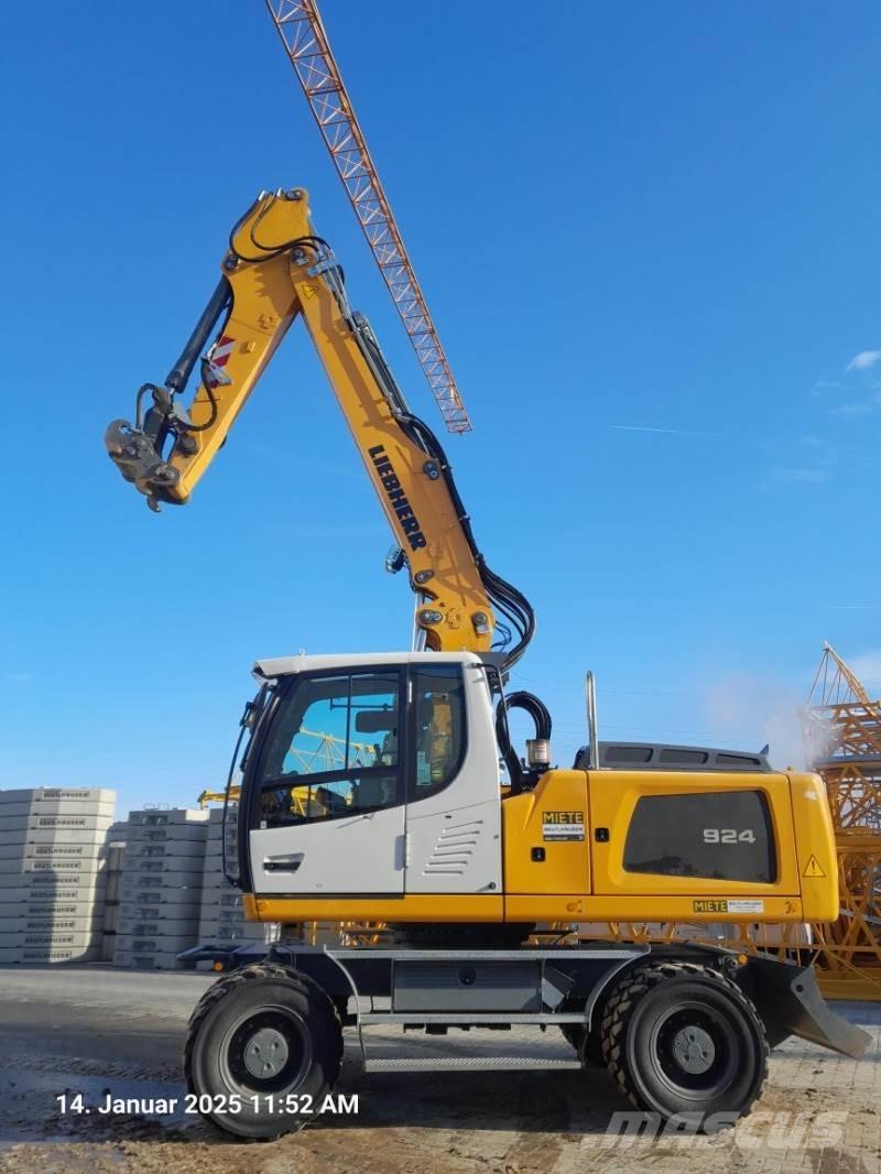 Liebherr A924 Ekskavatori uz riteņiem