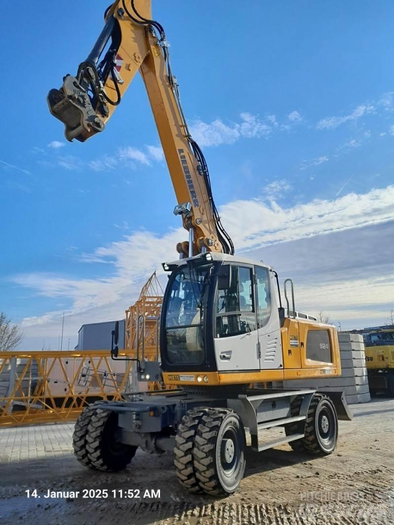 Liebherr A924 Ekskavatori uz riteņiem