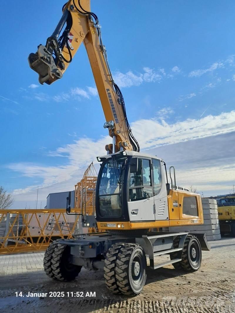 Liebherr A924 Ekskavatori uz riteņiem
