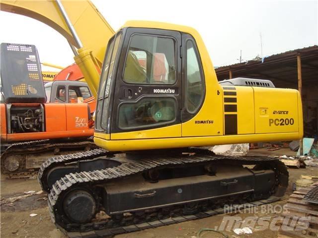 Komatsu PC 200 Kāpurķēžu ekskavatori