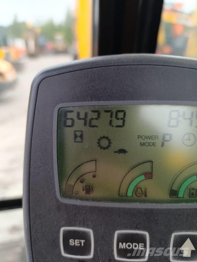 JCB JS 260 LC Kāpurķēžu ekskavatori