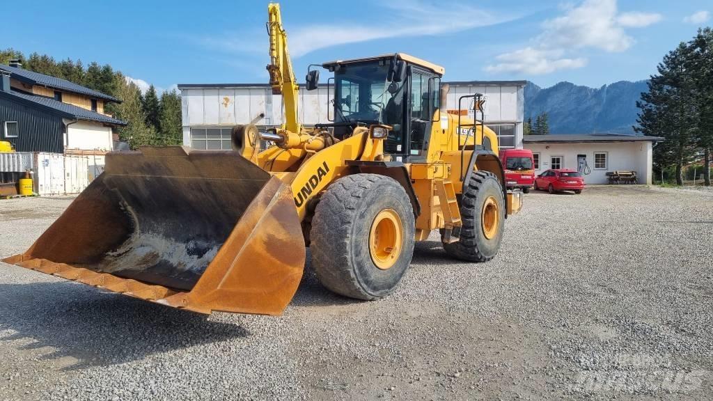 Hyundai HL 970 Iekrāvēji uz riteņiem