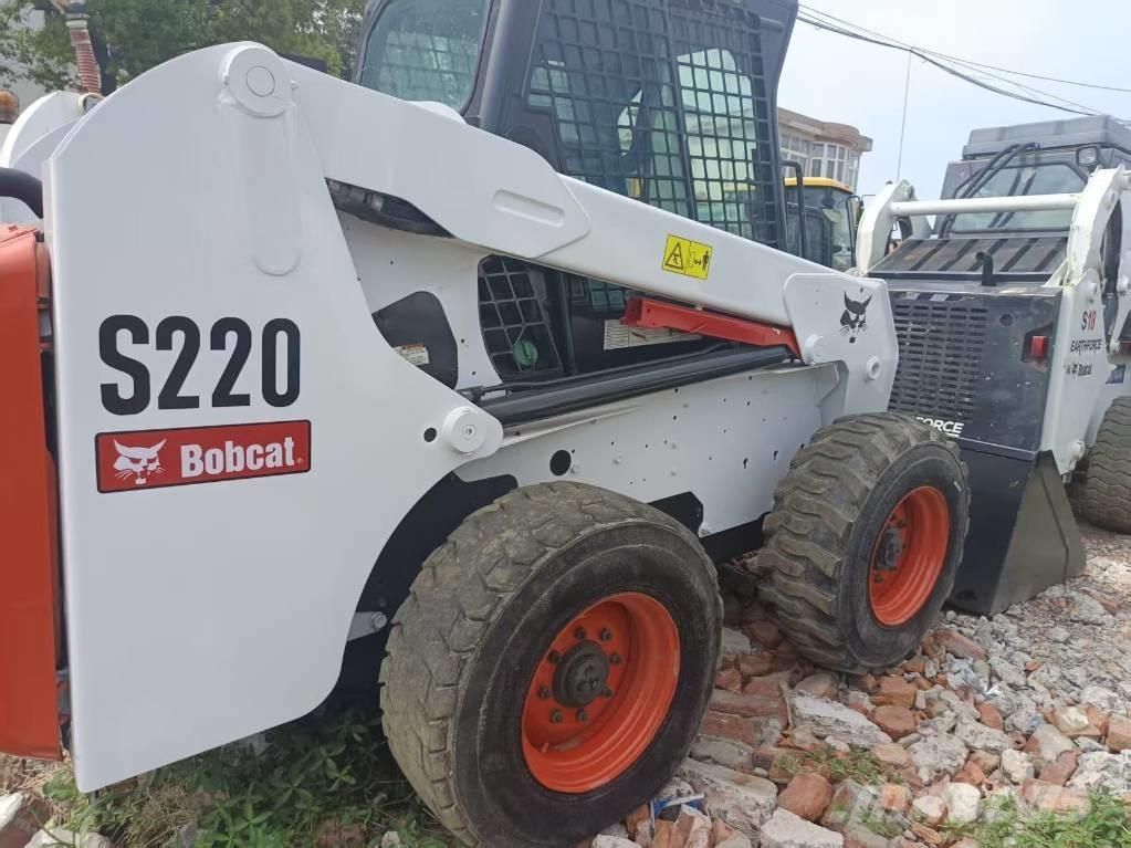 Bobcat S 220 Lietoti riteņu kompaktiekrāvēji