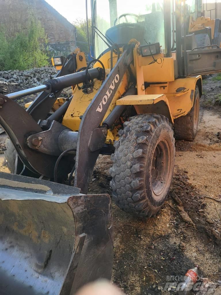 Volvo L 30 B Iekrāvēji uz riteņiem